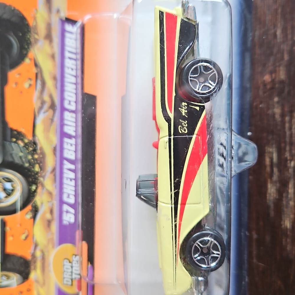 NWT 1999 Matchbox '57 Chevy Bel Air Convertible